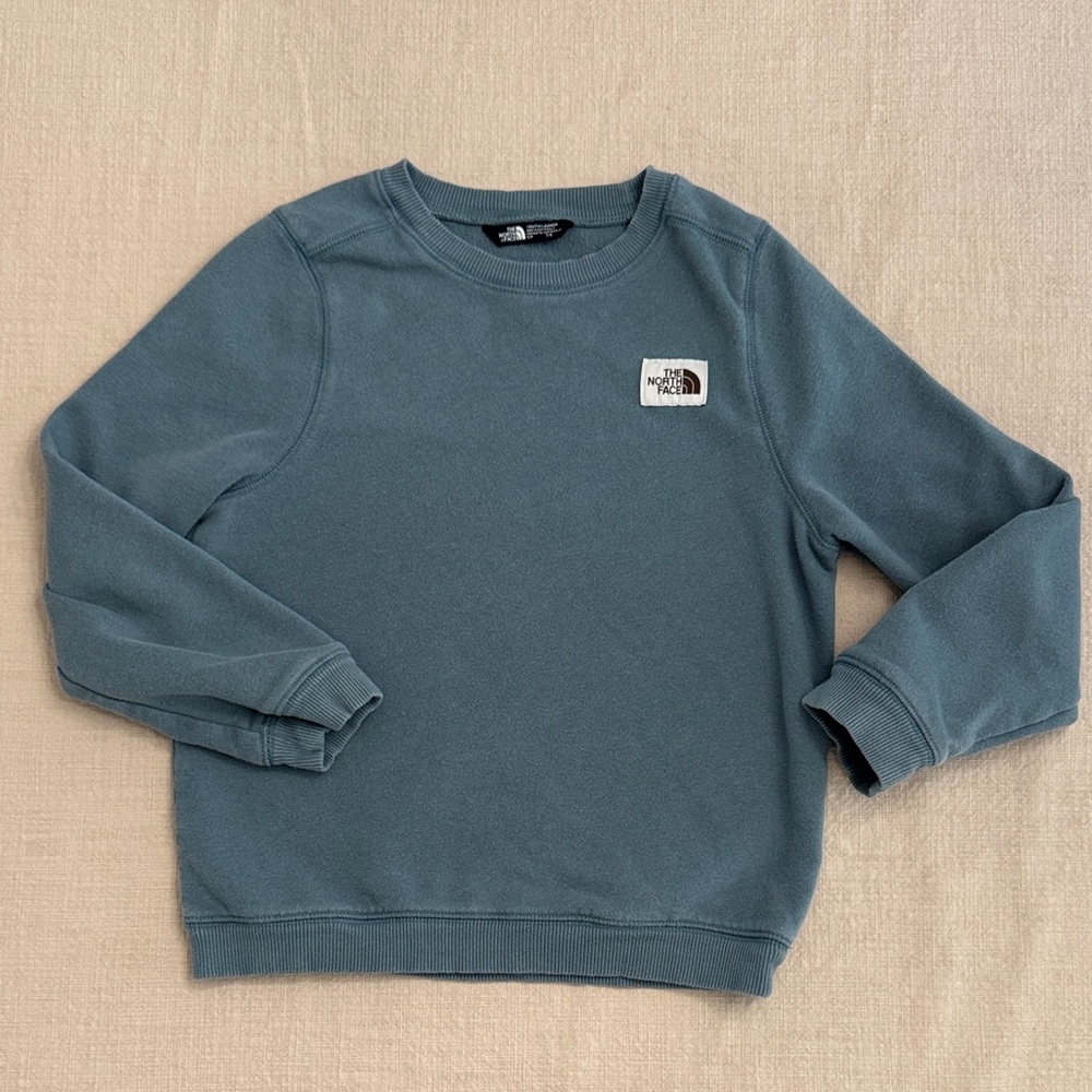 The North Face Heritage Patch Crewneck Sweatshirt, Youth/Junior Small (7/8)